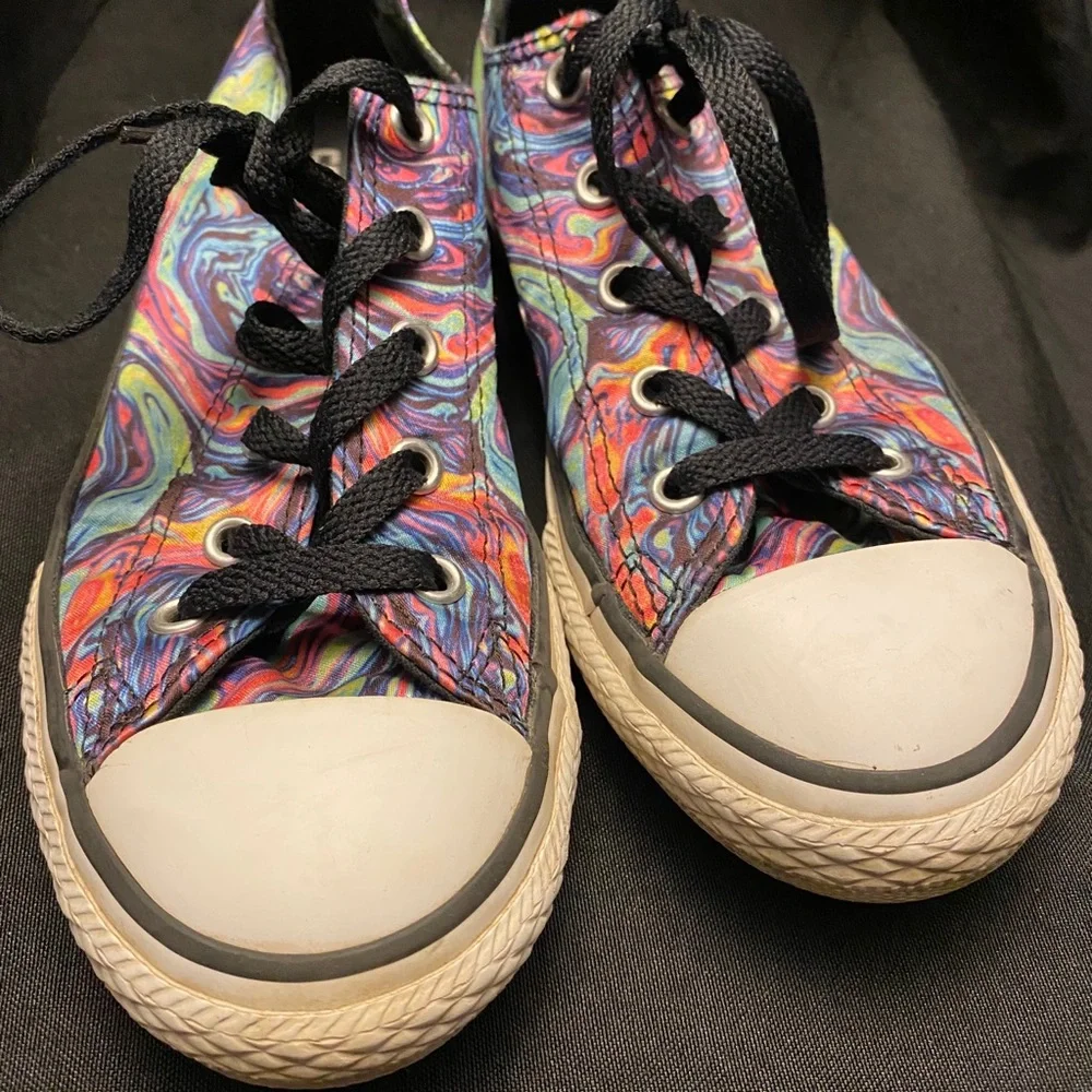Converse-Low, Satin like Marble‎ finish-Size: 2